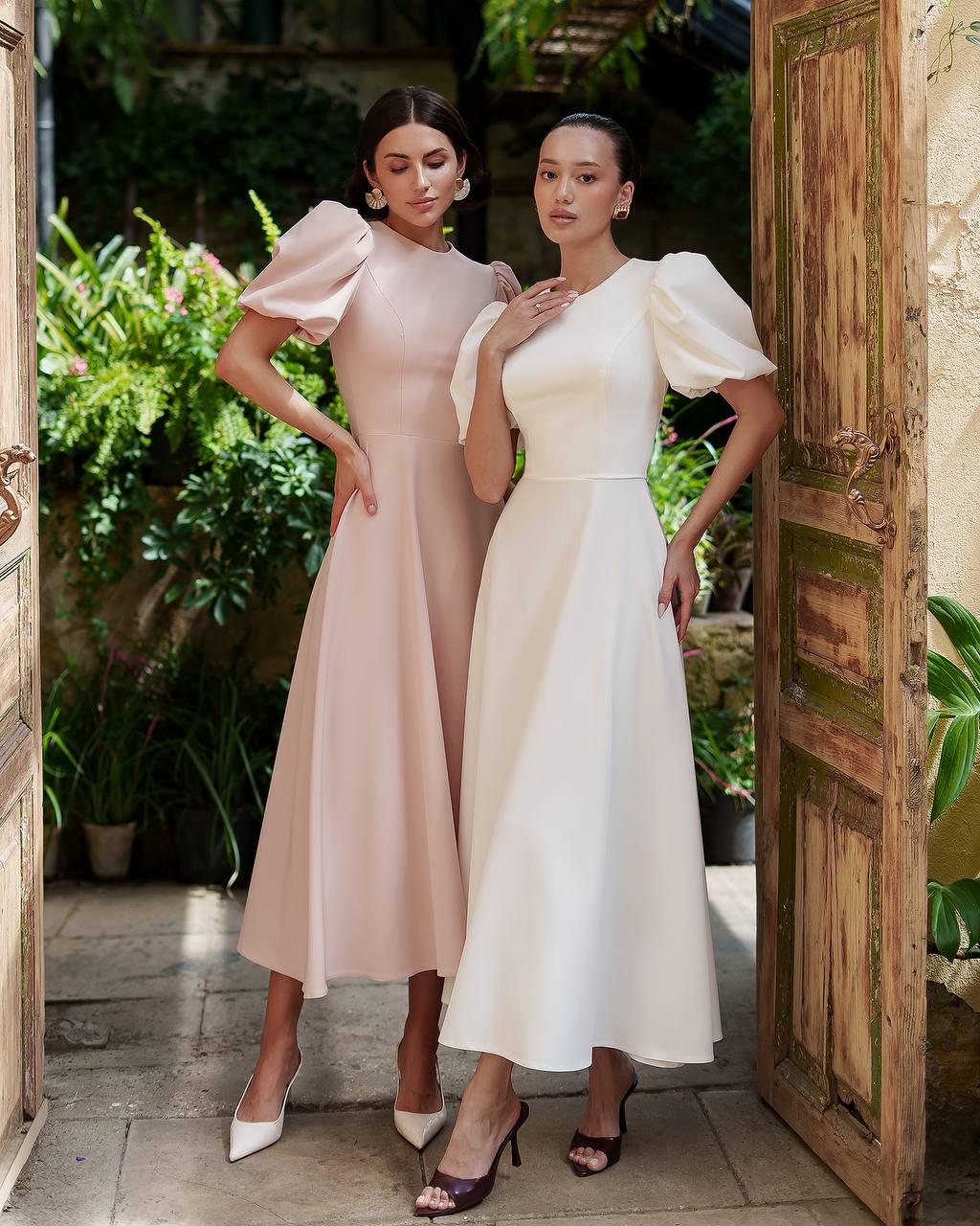 Persikinės spalvos suknelė „Leja“