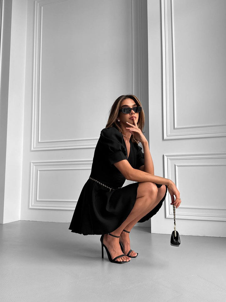 Juoda suknelė-kombinezonas "Javila"