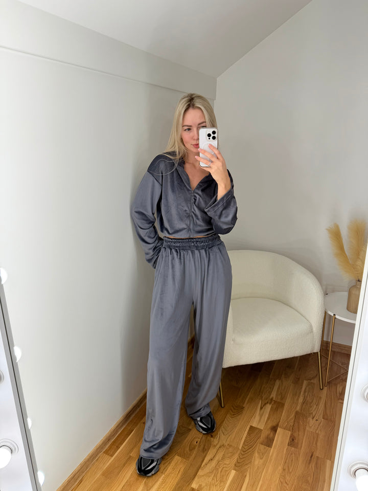Grey comfortable set “Vetema”
