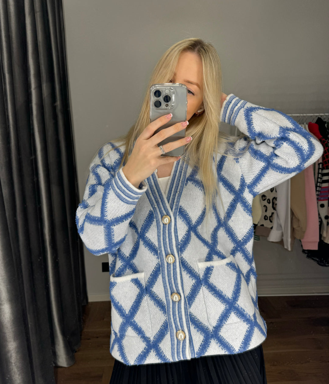 Mėlynas kardiganas su sagomis