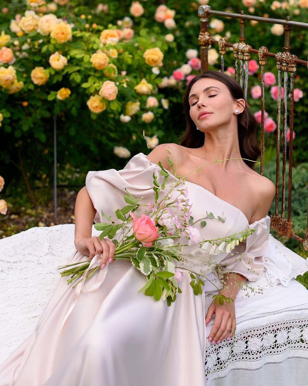 Smėlio spalvos nuotakos suknelė „Baleja“