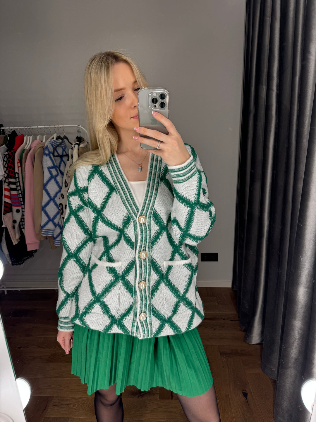 Green cardigan with buttons