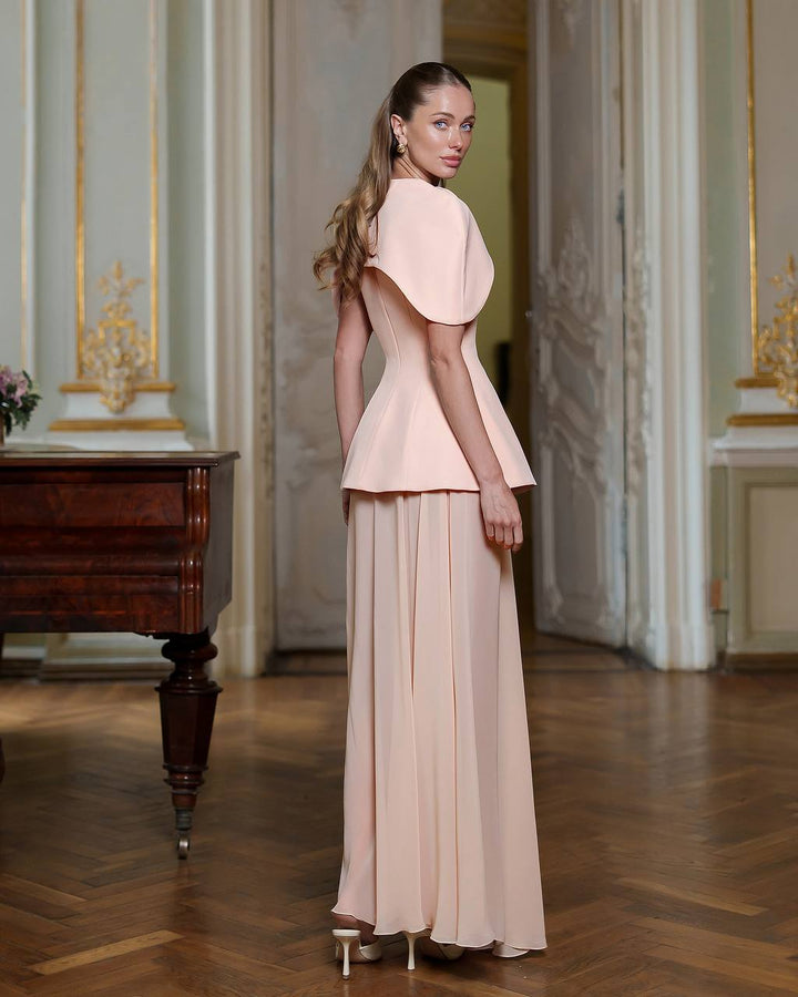 Trijų dalių persikinės spalvos suknelė „Ratena“