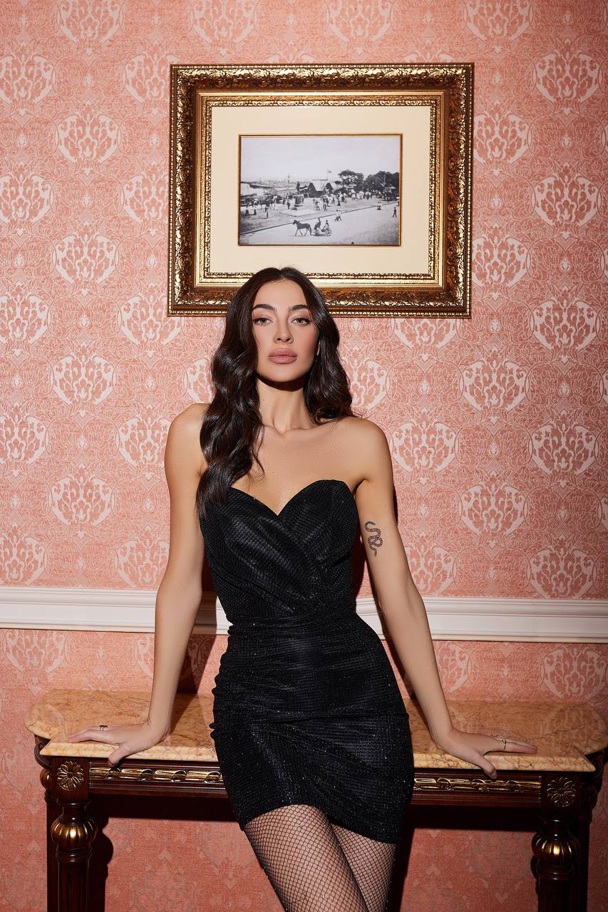 Juoda mini suknelė "Celestia"