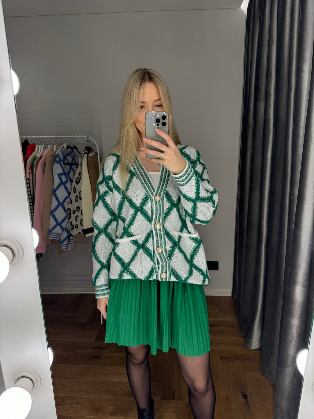 Green cardigan with buttons