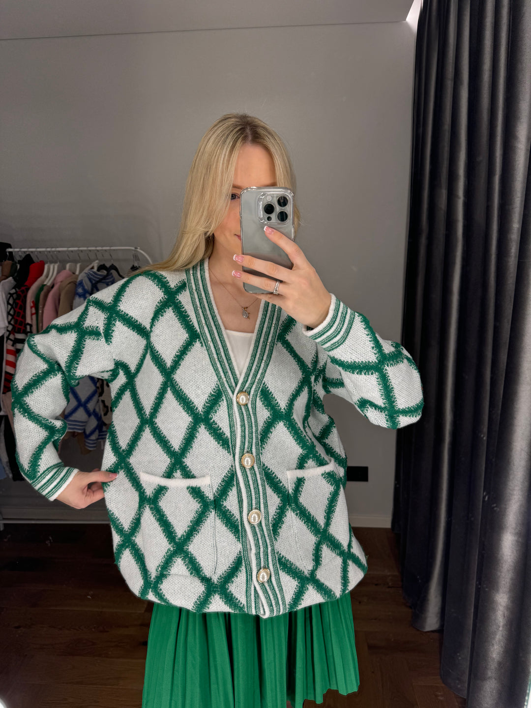 Green cardigan with buttons