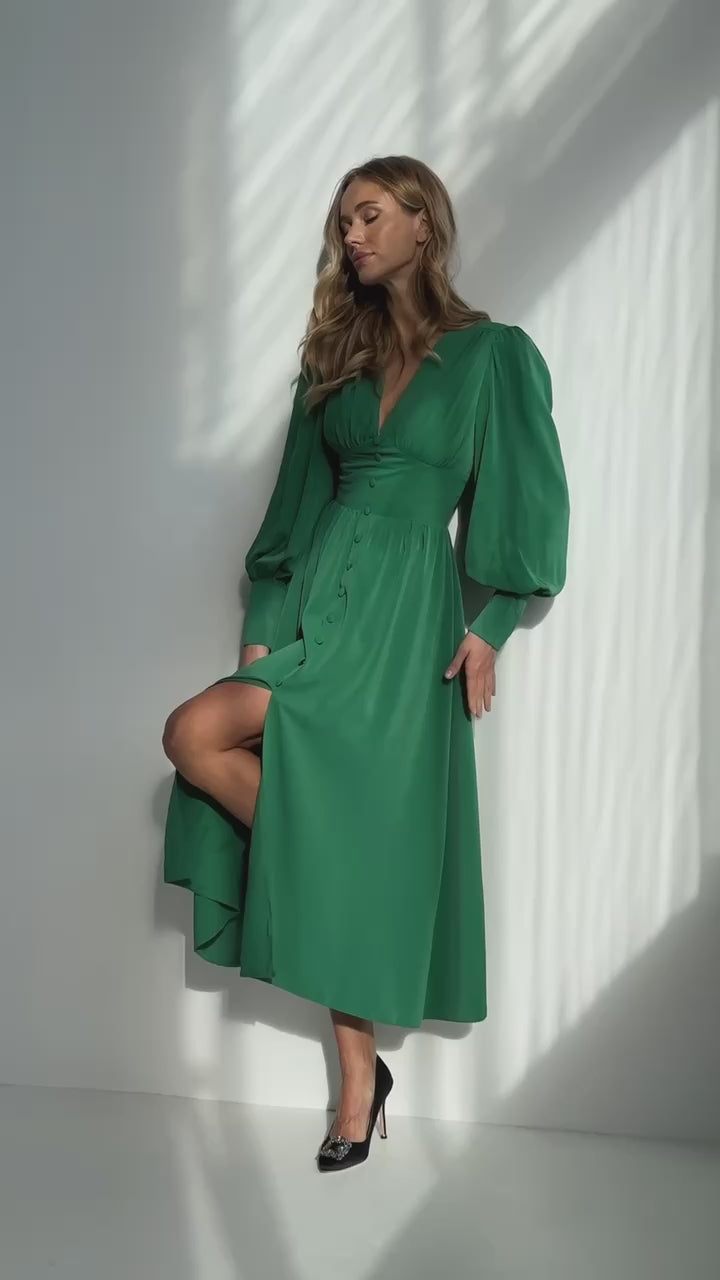 Green midi dress “Nivara”