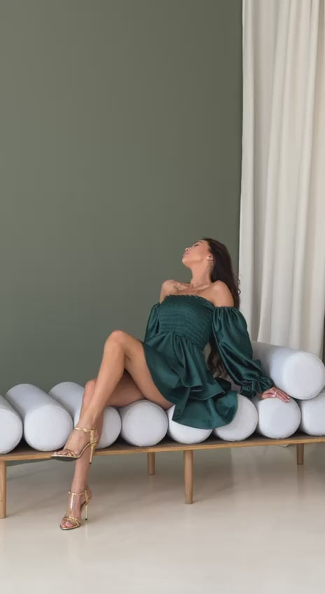 Smaragdinė mini suknelė "Vesta"