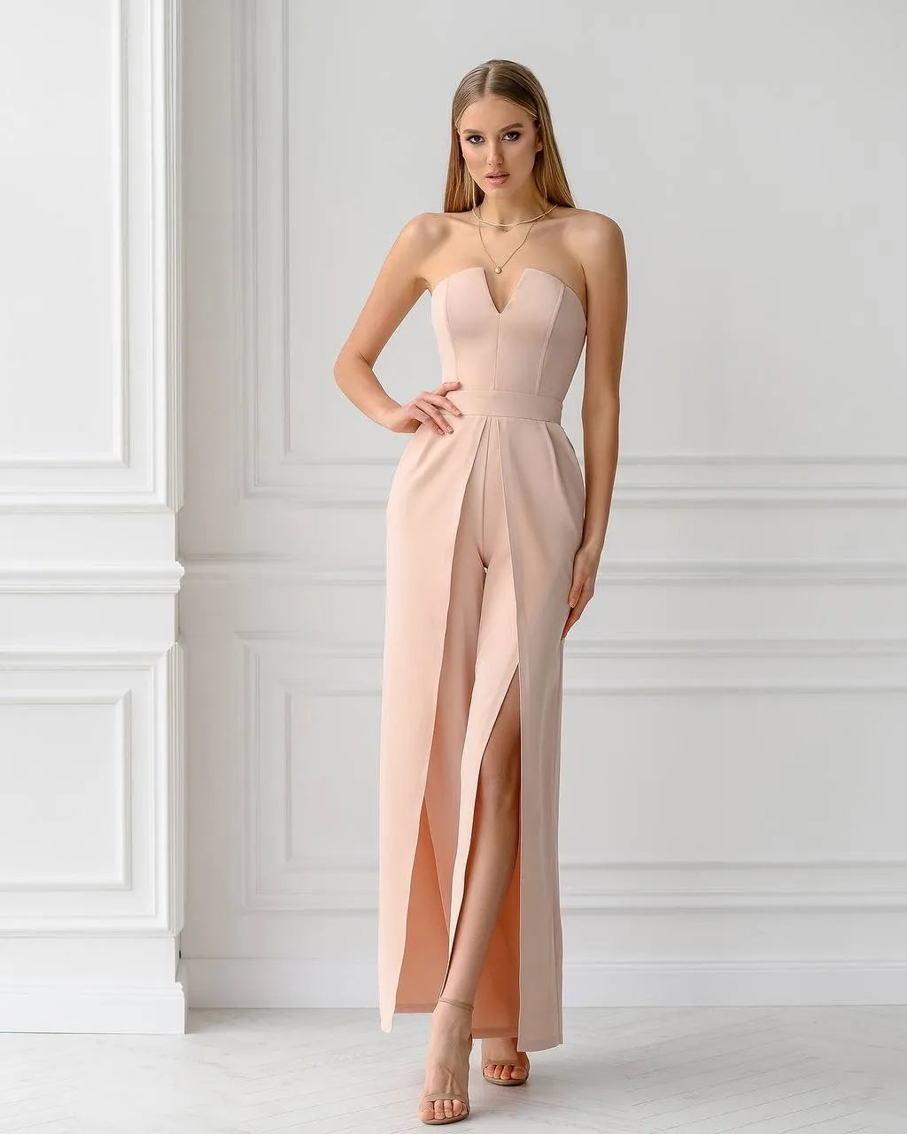 Kūno spalvos kombinezonas "Luxe split leg"