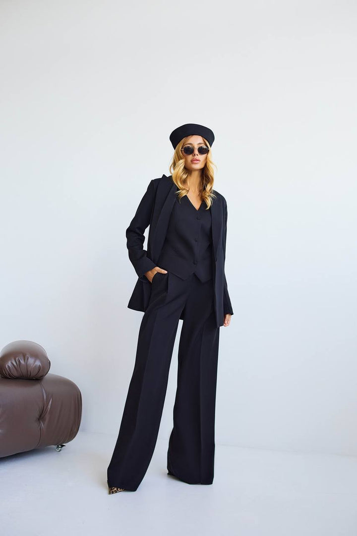Juodas trijų dalių kostiumas "Oversize classy"