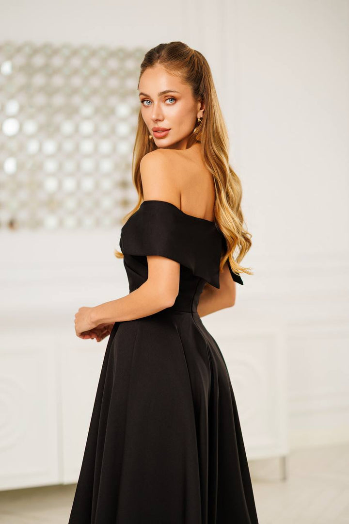 Black midi dress “Santara”