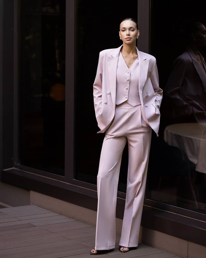 Rožinis trijų dalių kostiumas "Ultra classy"