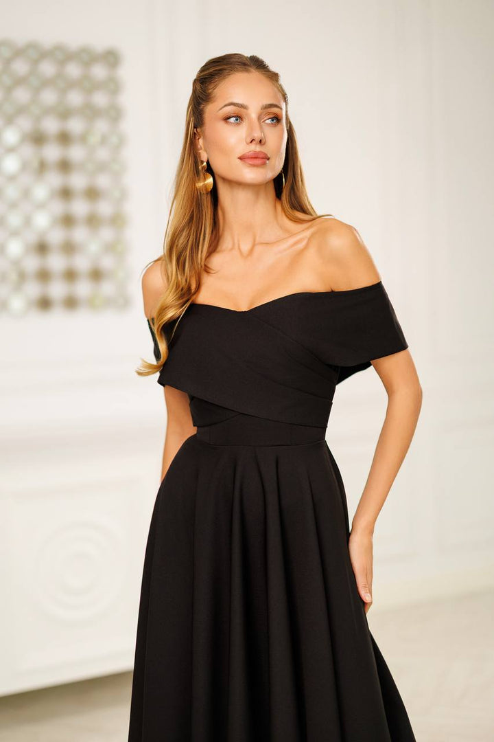 Black midi dress “Santara”