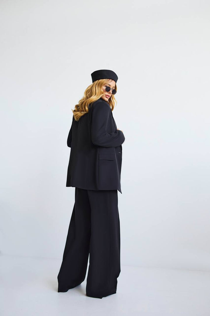 Juodas trijų dalių kostiumas "Oversize classy"