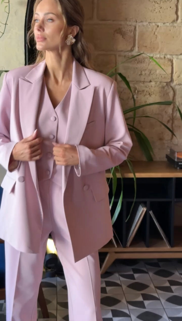 Rožinis trijų dalių kostiumas "Ultra classy"