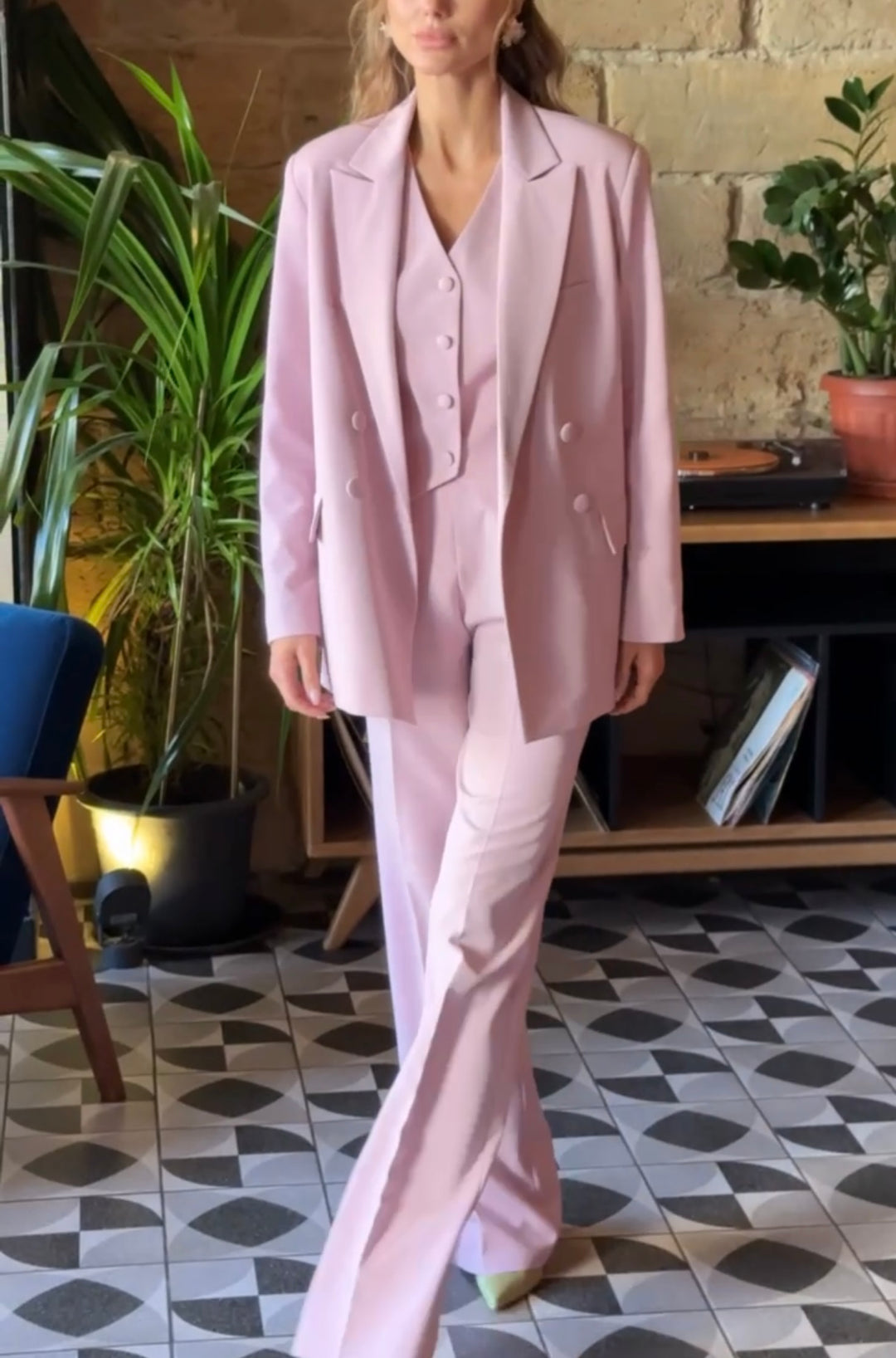Rožinis trijų dalių kostiumas "Ultra classy"