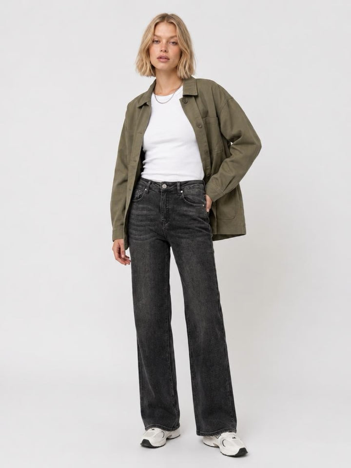 Platūs pilki džinsai