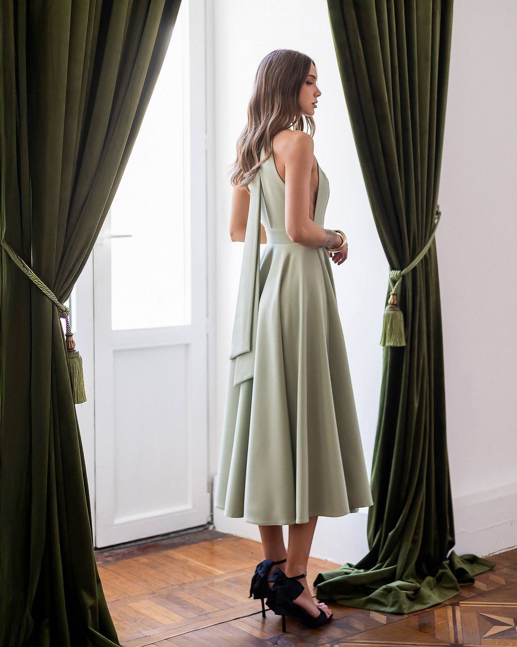 Olive color midi dress "Bow tie back"