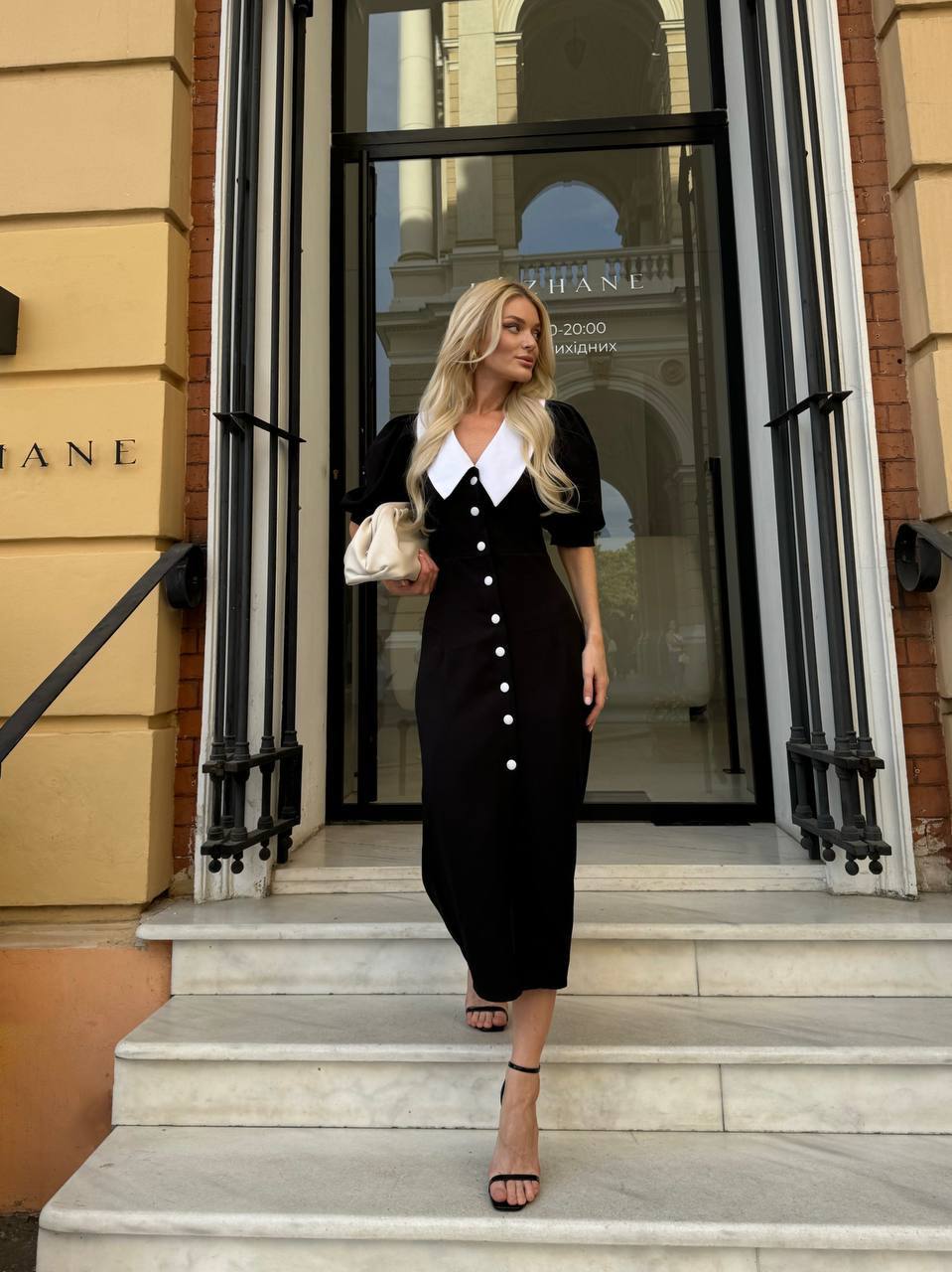 Juoda midi suknelė "Seraphina"