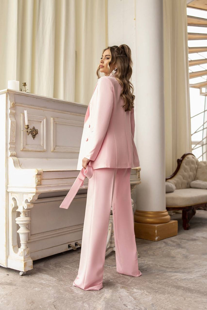 Šviesiai rožinis kostiumėlis "Long leg belted"