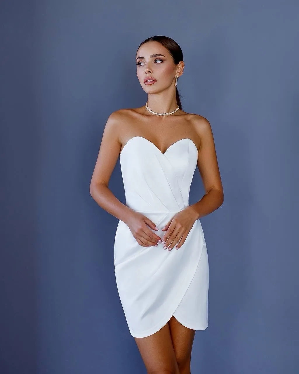 Balta mini suknelė "Luxe satin strapless"