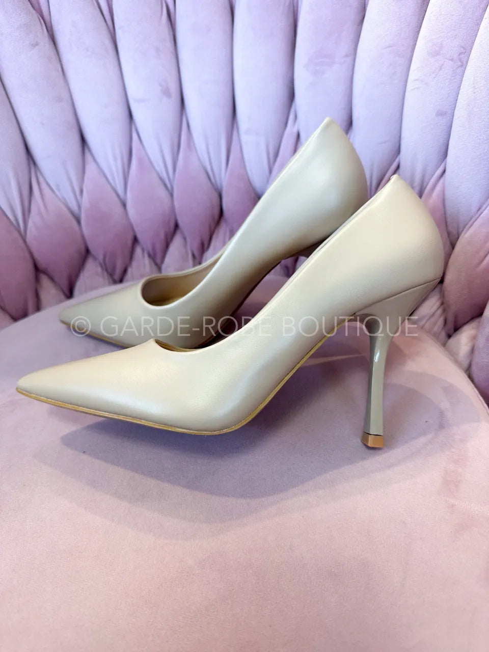 Classic high heels "Pointy nude"
